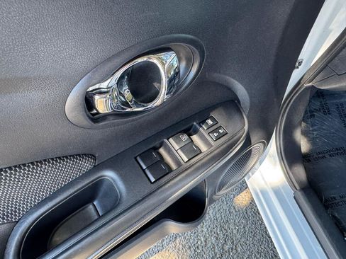 Used 2015 Nissan Versa w/ SL Tech Package FWD image 23