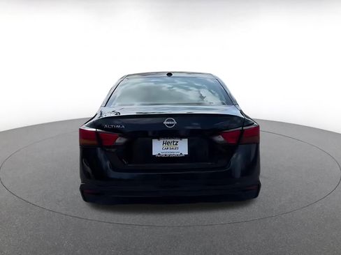 Used 2025 Nissan Altima 2.5 SV image 12