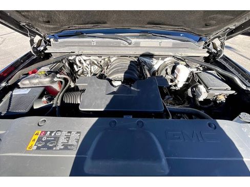 Used 2018 GMC Yukon XL SLT w/ Open Road Package image 11