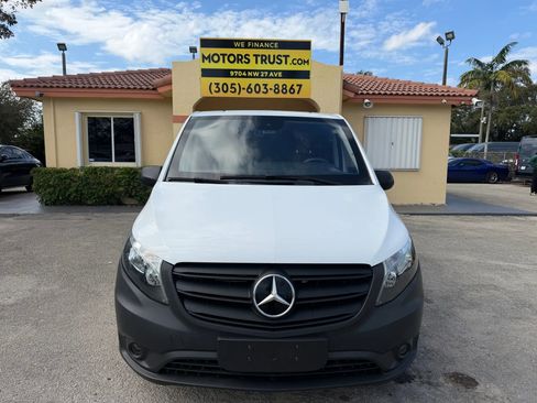 Used 2023 Mercedes-Benz Metris image 11