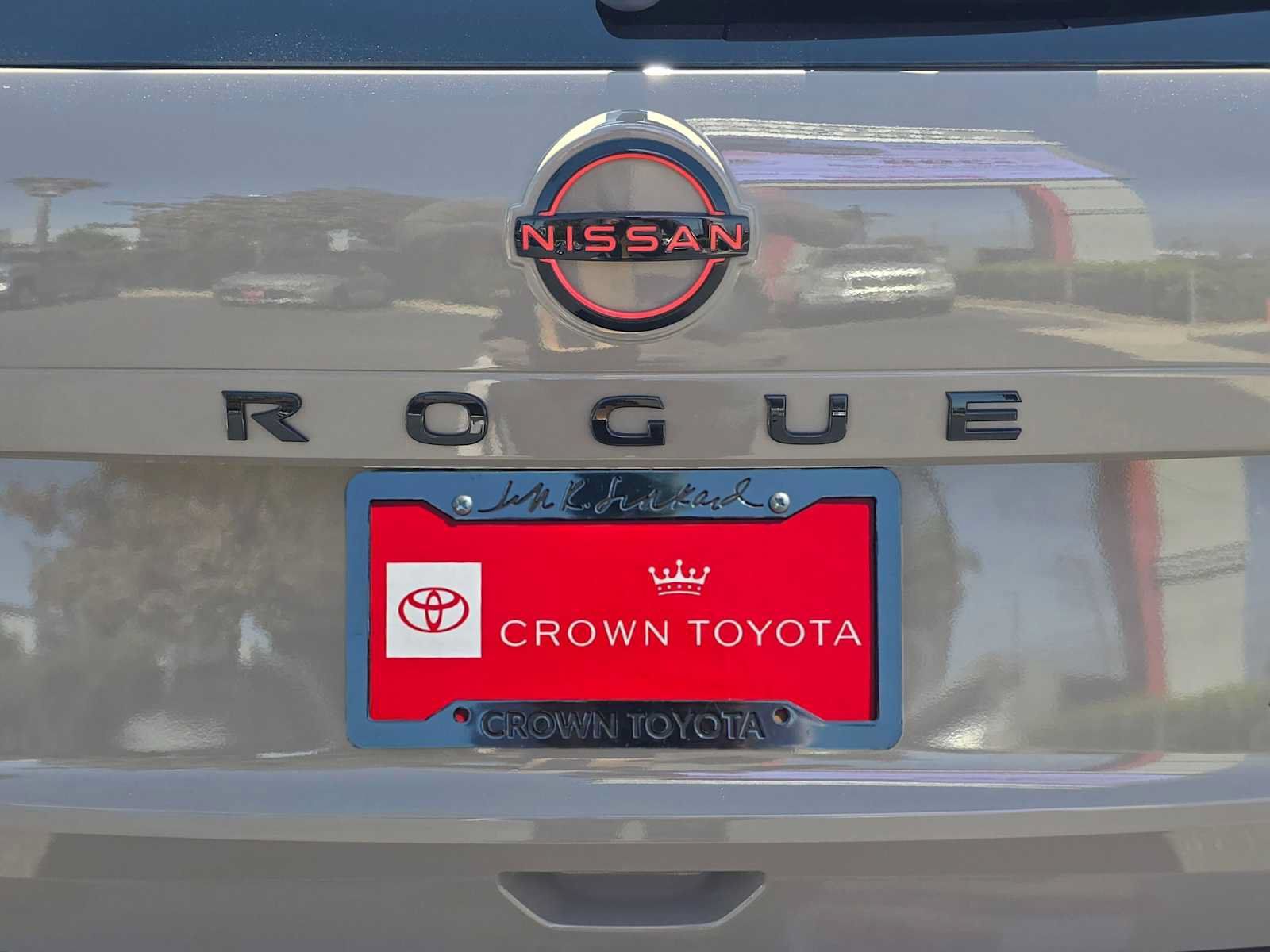 Used 2025 Nissan Rogue SV AWD/4WD image 13