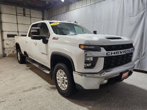 Used 2021 Chevrolet Silverado 3500 LT w/ Convenience Package image 4