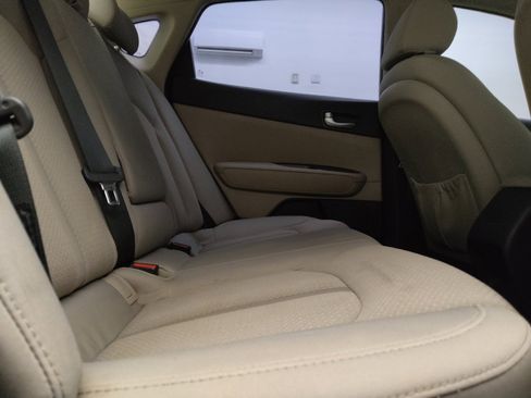 Used 2016 Kia Optima LX FWD image 19