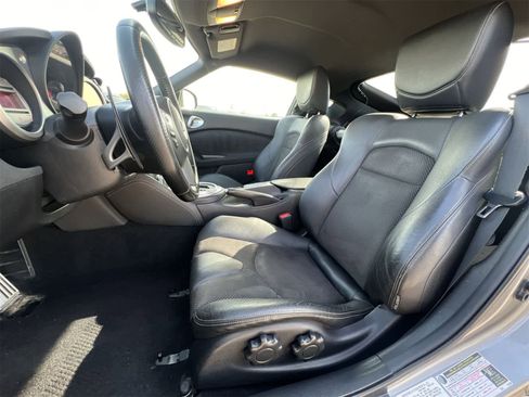 Used 2010 Nissan 370Z Touring w/ Sport Pkg image 17