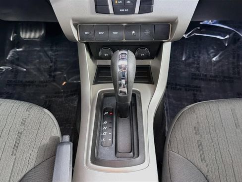 Used 2010 Ford Focus SE FWD image 16