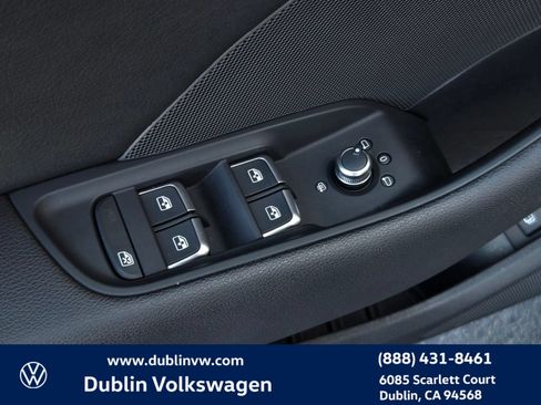 Used 2018 Audi A3 e-tron Premium FWD image 11
