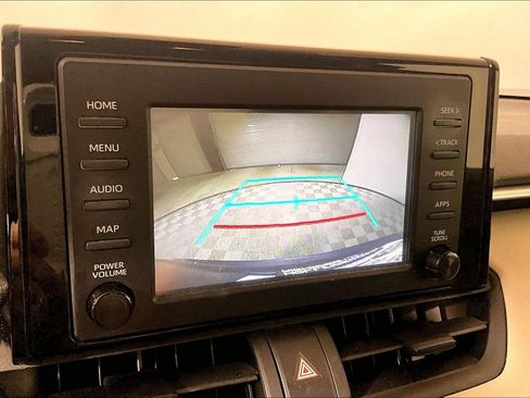 Used 2019 Toyota RAV4 XLE FWD image 17