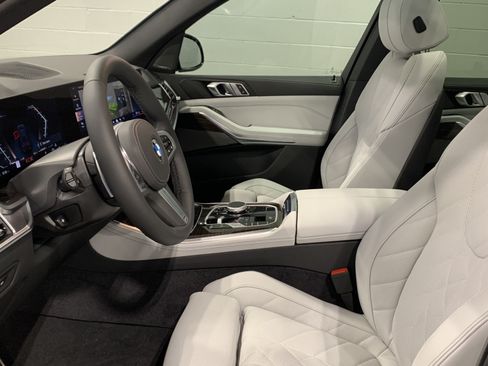 Used 2026 BMW X5 sDrive40i w/ M Sport Package RWD image 12