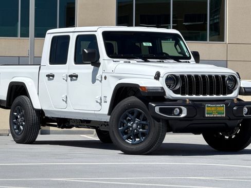 New 2026 Jeep Gladiator Sport AWD/4WD image 2