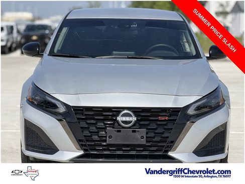 Used 2025 Nissan Altima 2.5 SR FWD image 7