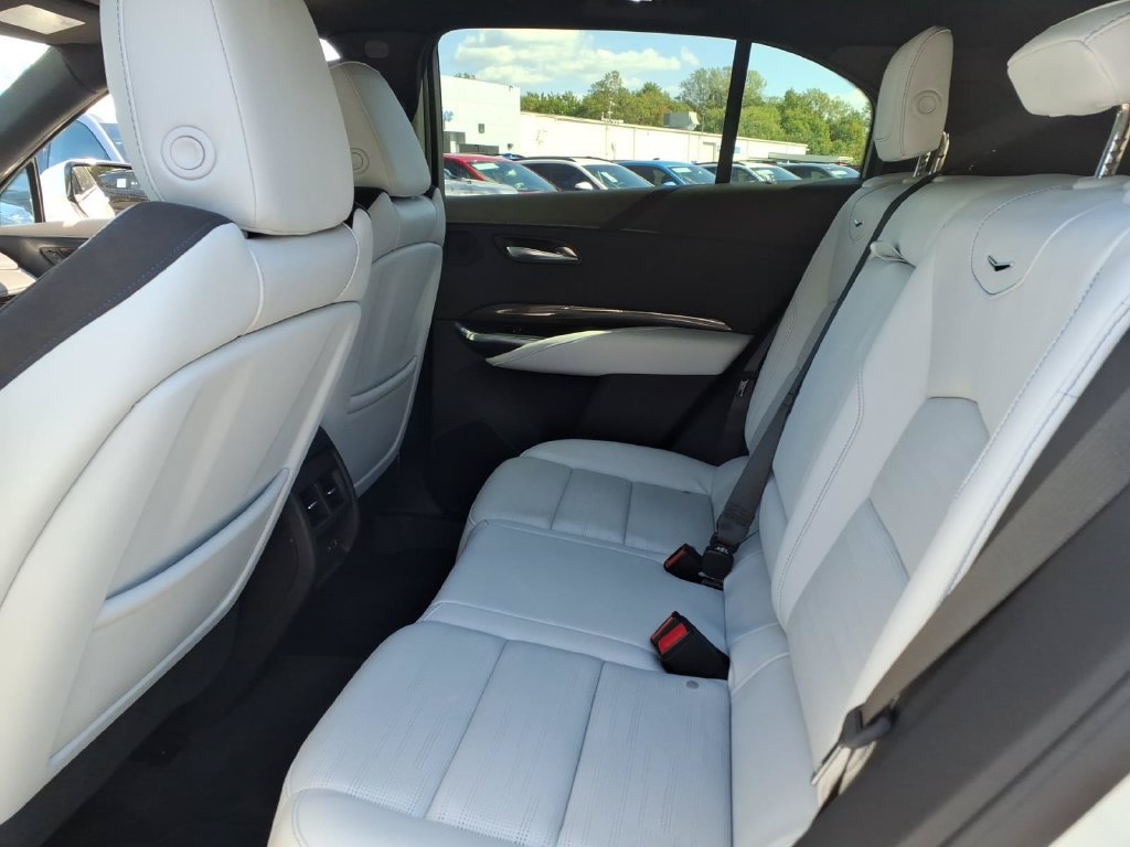 Used 2024 Cadillac XT4 Sport FWD image 16