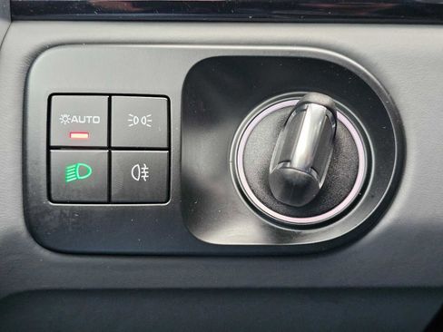 Used 2023 Porsche Cayenne GTS image 35