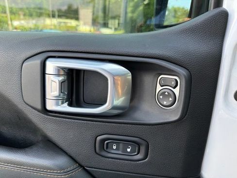 Used 2021 Jeep Wrangler Unlimited Sahara AWD/4WD image 29