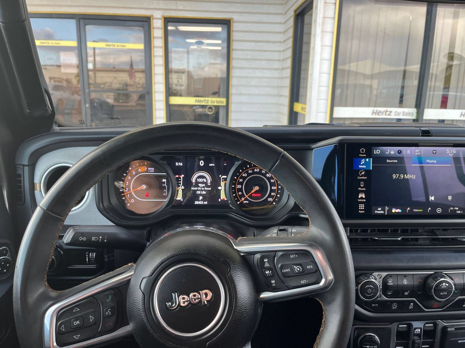 Used 2025 Jeep Wrangler Unlimited Sahara AWD/4WD image 32