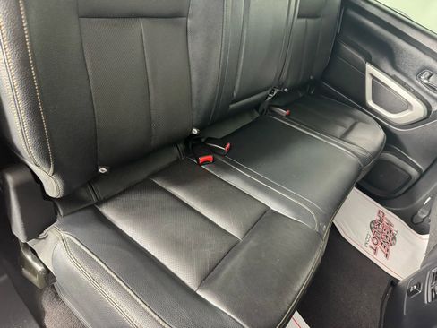 Used 2017 Nissan Titan SL image 39