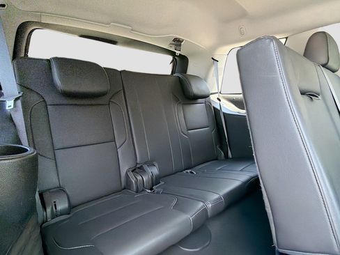 Used 2017 GMC Yukon SLT RWD image 19