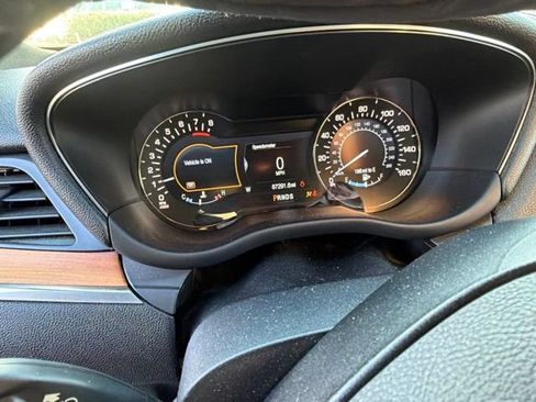 Used 2017 Lincoln MKC Select w/ Select Plus Package AWD/4WD image 1