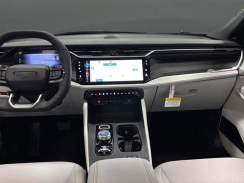 New 2026 Jeep Cherokee Overland w/ Trailer Tow Group image 11