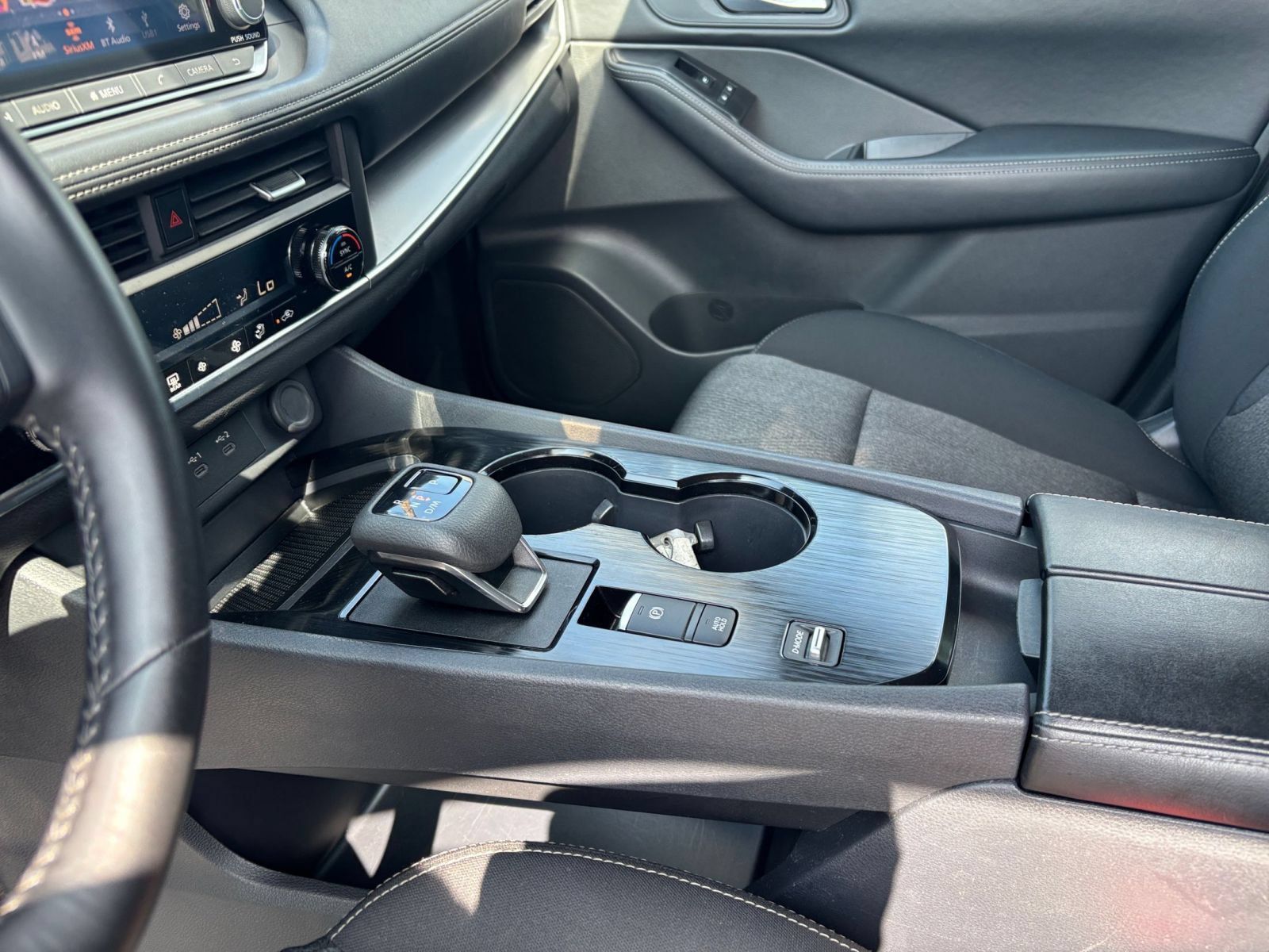 Used 2025 Nissan Rogue SV FWD image 42