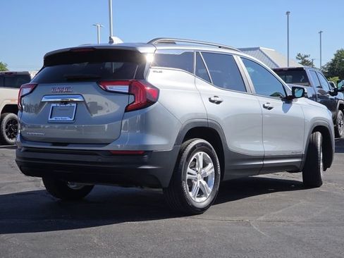 Used 2024 GMC Terrain SLE w/ Driver Convenience Package FWD image 22