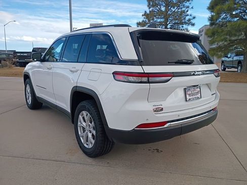 Used 2023 Jeep Grand Cherokee Limited image 4