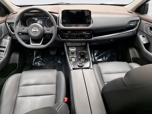 Used 2023 Nissan Rogue SL w/ SL Premium Package image 14