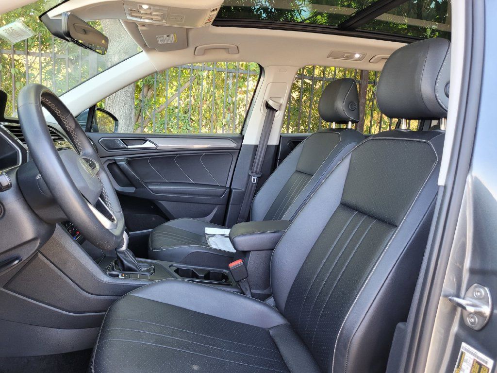 Used 2023 Volkswagen Tiguan SE FWD image 12