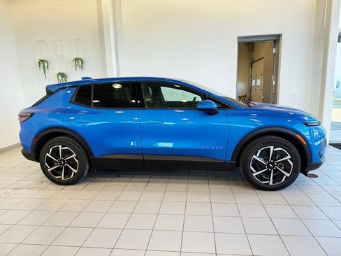 New 2026 Chevrolet Equinox EV LT image 33