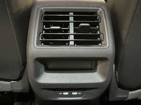 New 2026 Volkswagen Tiguan SE AWD/4WD image 23