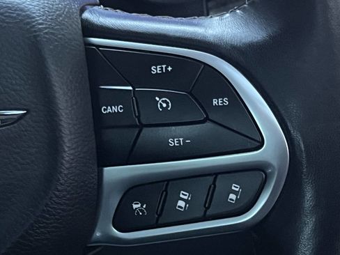 Used 2019 Chrysler 300 Limited w/ Safetytec Plus Group image 26