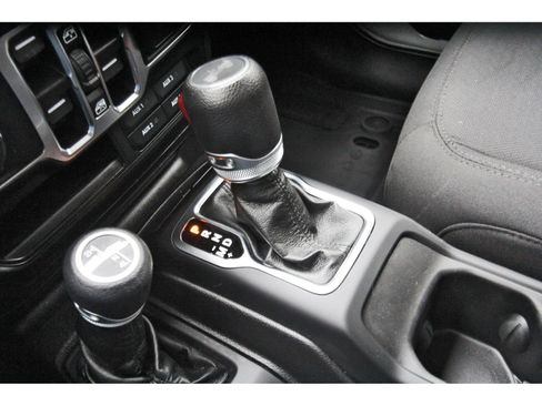 Used 2022 Jeep Wrangler Unlimited Sport AWD/4WD image 27
