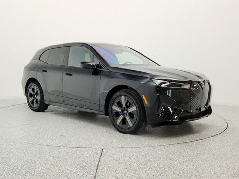 Used 2025 BMW iX xDrive50 AWD/4WD image 3