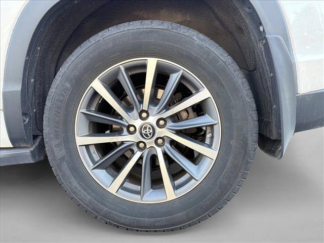 Used 2017 Toyota Highlander XLE AWD/4WD image 9