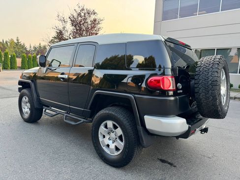 Used 2010 Toyota FJ Cruiser 4WD image 7