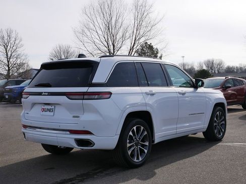 Used 2023 Jeep Grand Cherokee Overland AWD/4WD image 10