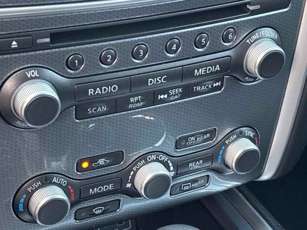 Used 2019 Nissan Pathfinder SL AWD/4WD image 30