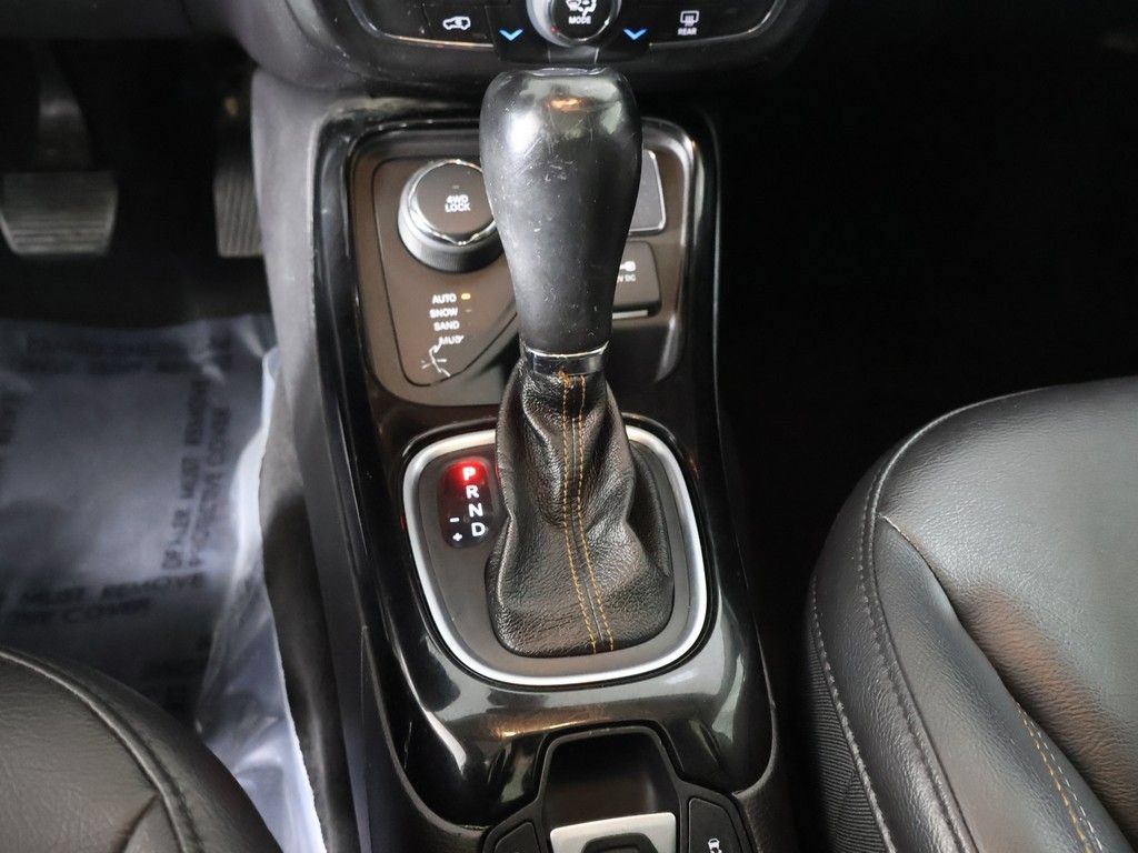 Used 2020 Jeep Compass Limited w/ Premium Lighting Group AWD/4WD image 48