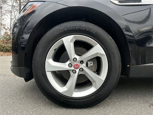 Used 2020 Jaguar F-PACE image 11