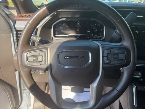Used 2024 GMC Sierra 2500 Denali w/ Technology Package AWD/4WD image 10