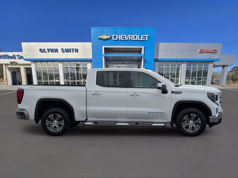 Used 2026 GMC Sierra 1500 SLE w/ X31 Off-Road Package AWD/4WD image 7