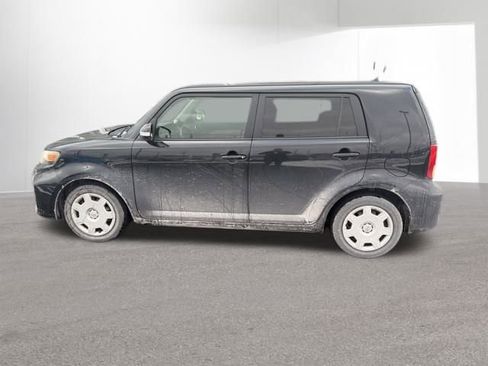 Used 2012 Scion xB image 2