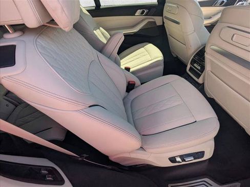 Certified 2025 BMW X7 xDrive40i w/ Executive Package AWD/4WD image 18