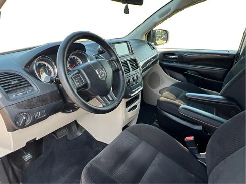 Used 2018 Dodge Grand Caravan SE w/ Power Convenience Group I FWD image 16