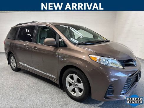 Used 2020 Toyota Sienna LE FWD image 1