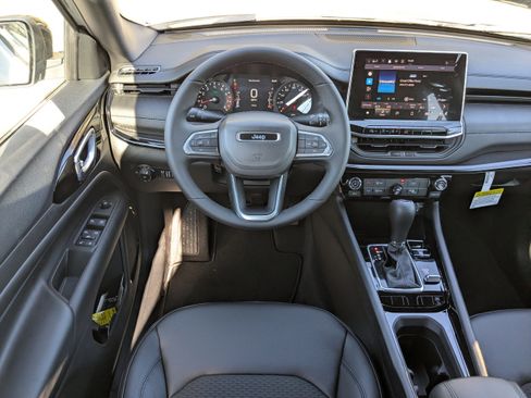 New 2026 Jeep Compass Latitude image 15