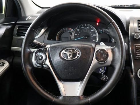 Used 2012 Toyota Camry SE FWD image 15