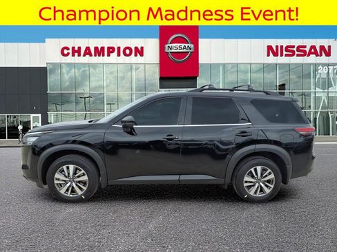 New 2026 Nissan Pathfinder SL image 4