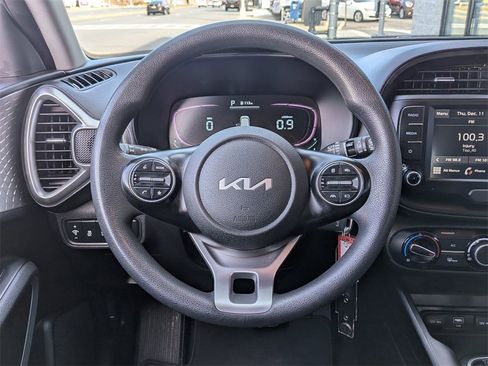 Used 2023 Kia Soul LX image 13