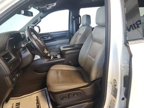 Used 2024 Chevrolet Suburban LT AWD/4WD image 7