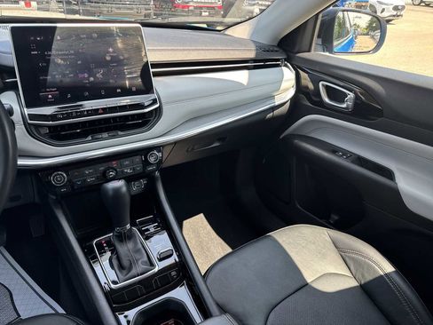 Used 2022 Jeep Compass Limited image 25